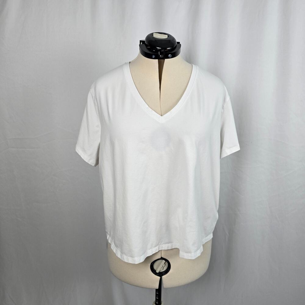Athleta Short Sleeve Short Tee Women's 1X White V-Neck Supima Cotton Stretch EUC